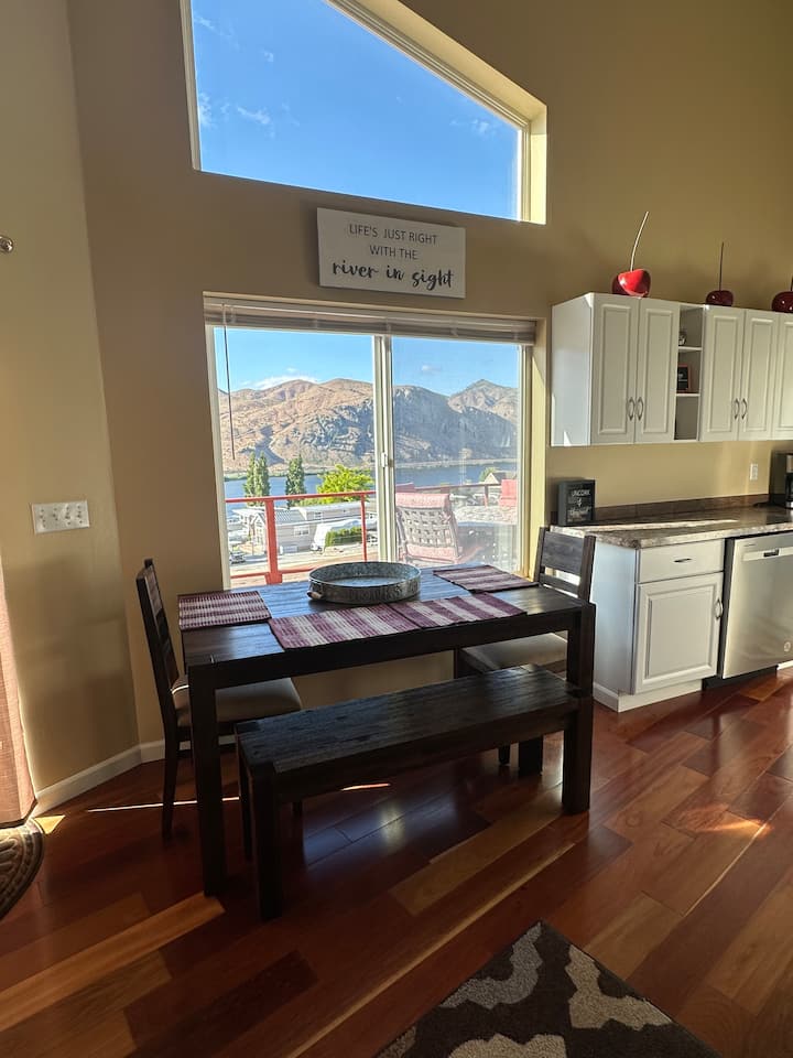 Welcome To The River House! - Chelan, WA