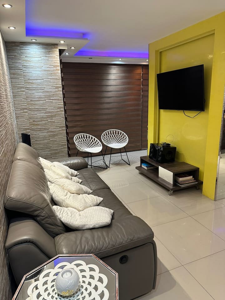 Moderno & Céntrico | 3br Con Gym, Parking Y Wifi - Panama City