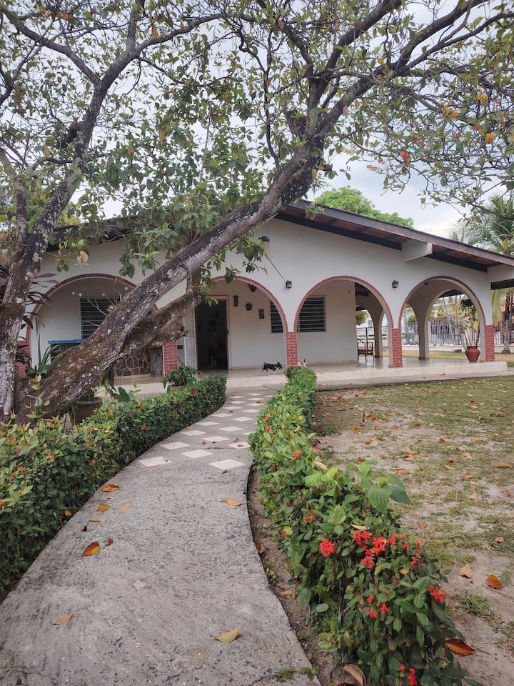Casa En Coronado Con Piscina Privada - Panama