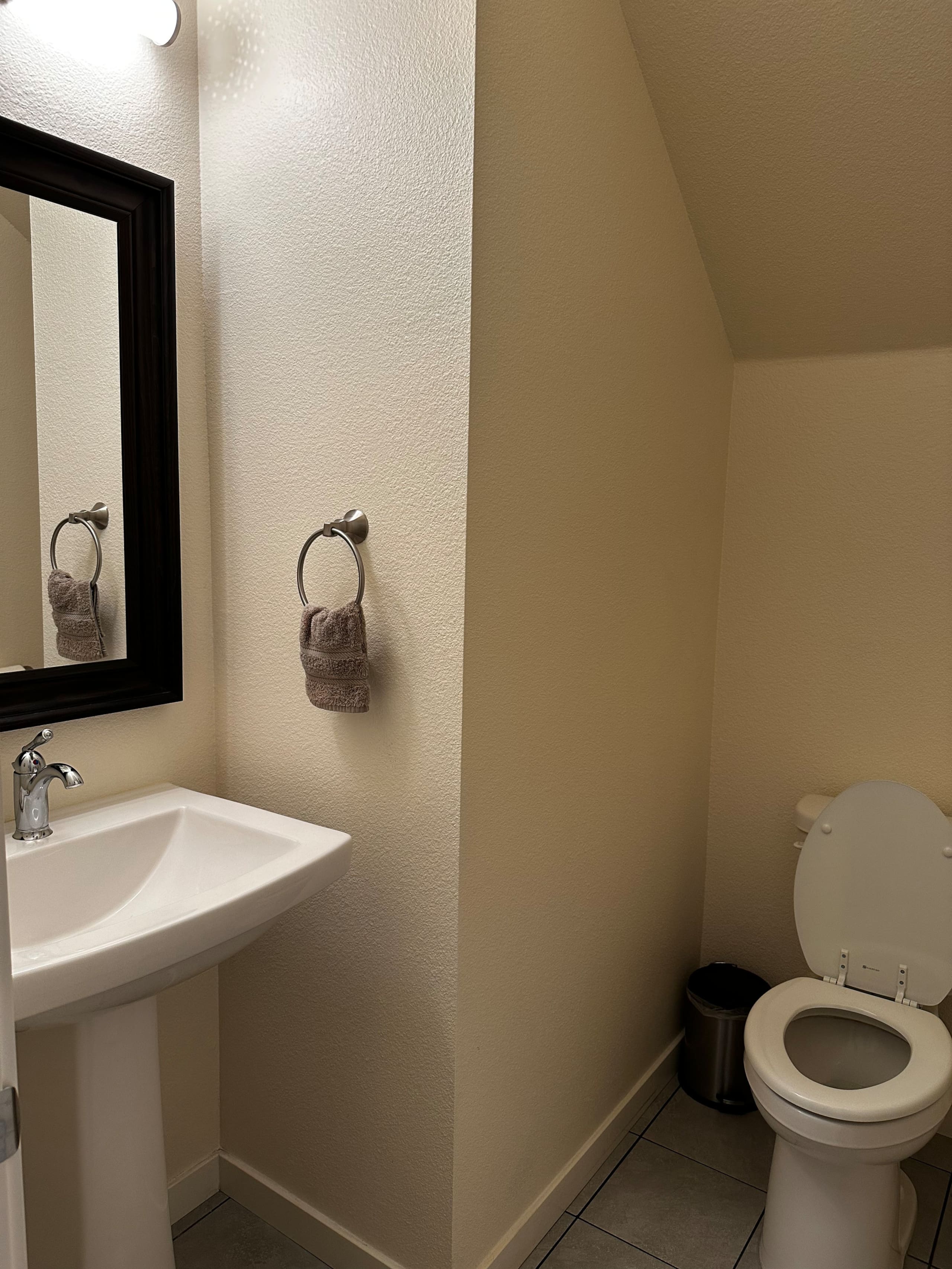 NEW Downtown Sac Home, Quiet & Central - Photo 17