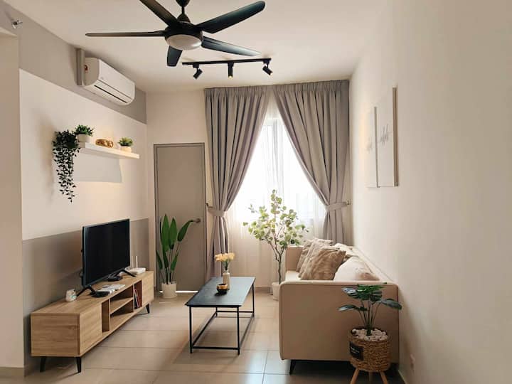 Airport-sepang-2br-xiamenuni-mitsui-wifi-pool-gym - Sepang