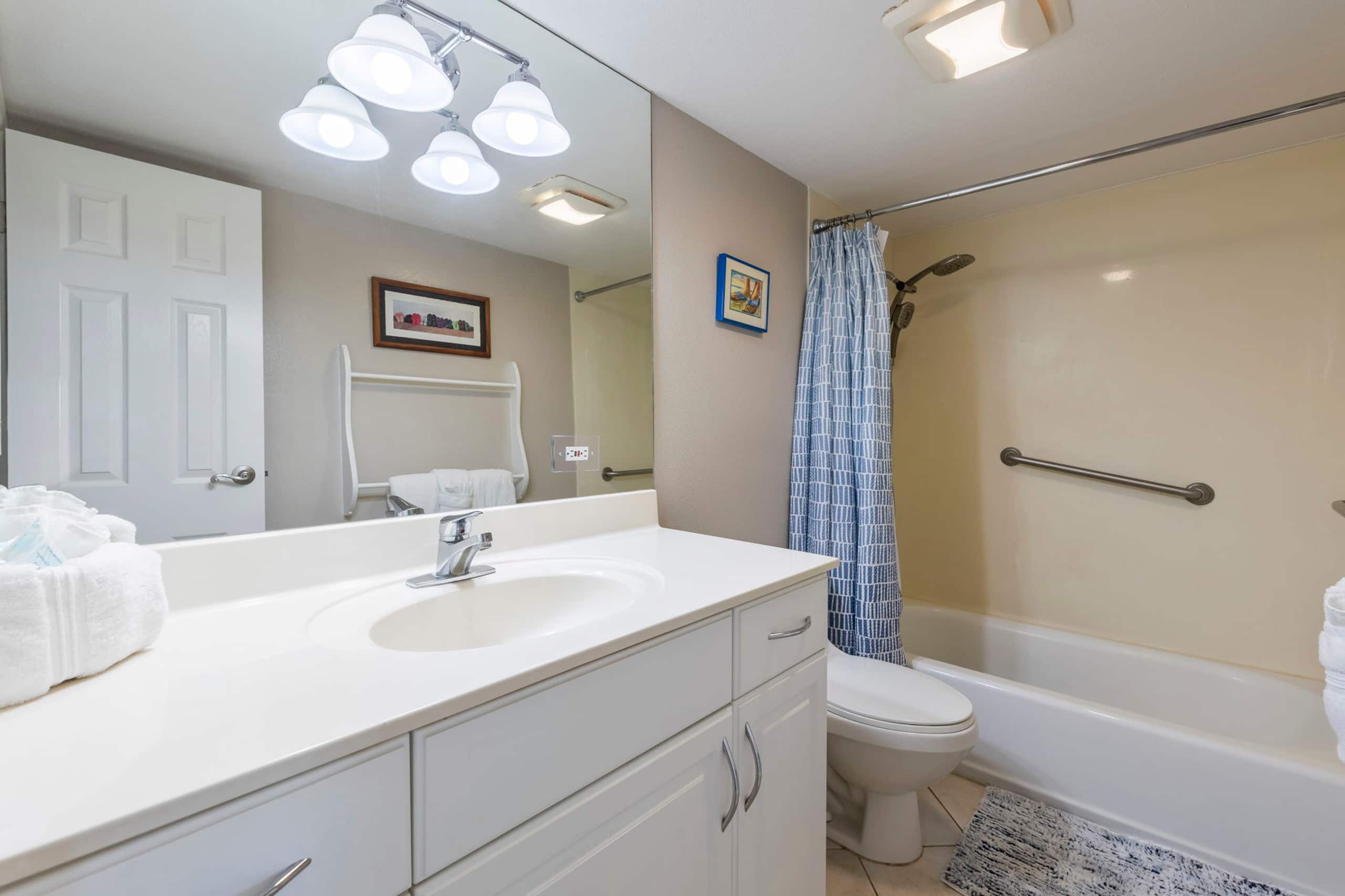 Condo in Kihei · ★4.95 · 1 bedroom · 2 beds · 1 bath - Image 19