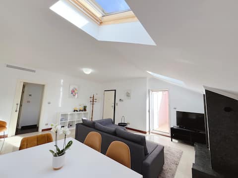 Top Airbnb: Downtown Penthouse|Metro, Terrace,A/C&Lift em Arroios