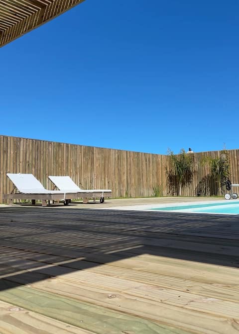 30° pool, rooftop and pet friendly, meters from the sea