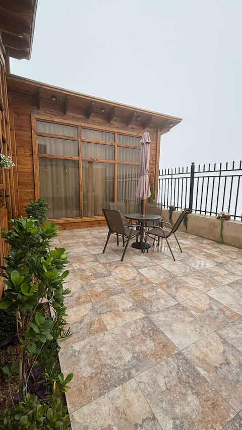 Luxury Cottage with Mountain View | Self Check-in | Privacy | 70" TV