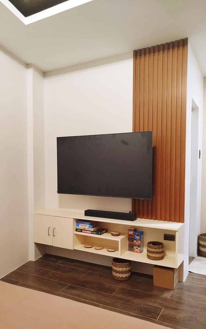Staycation In Daet With Wifi And Netflix - Daet