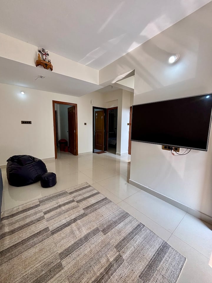 Living room image 3