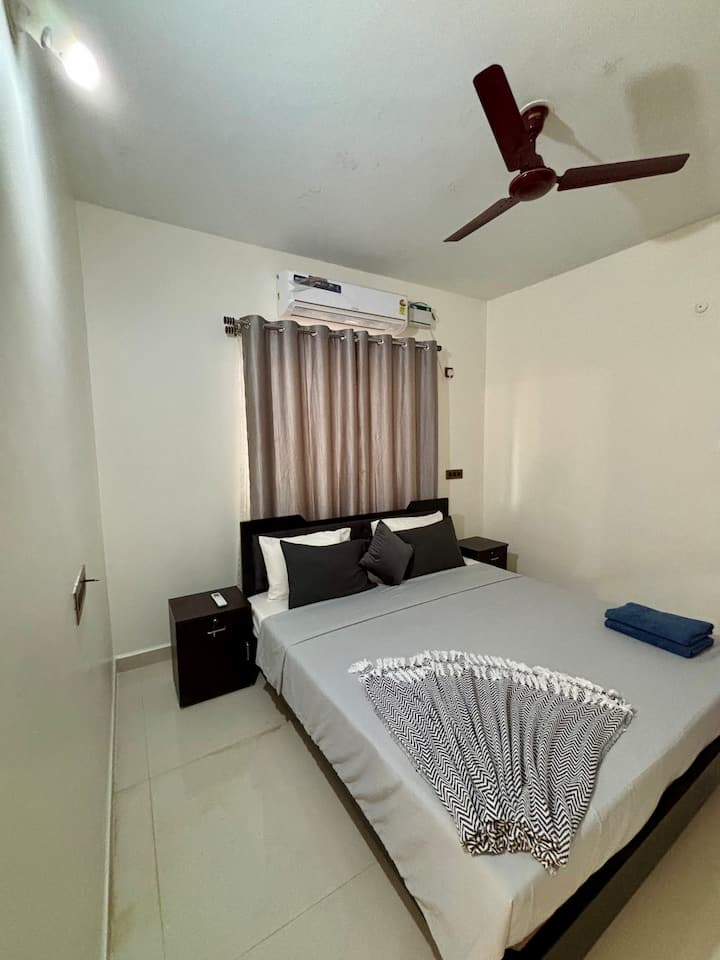 Bedroom 2 image 3