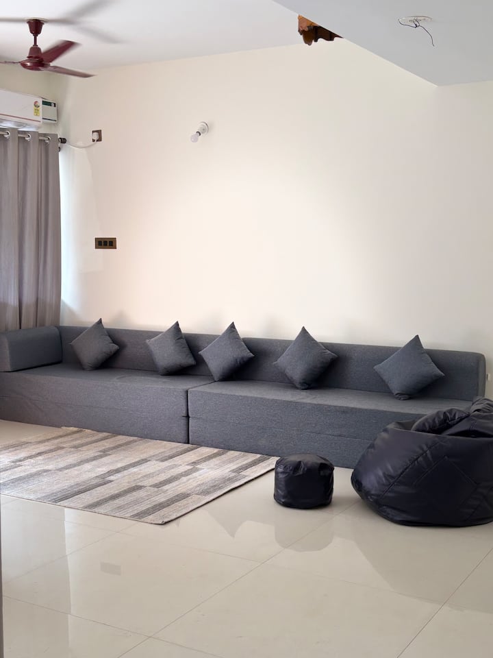 Living room image 5