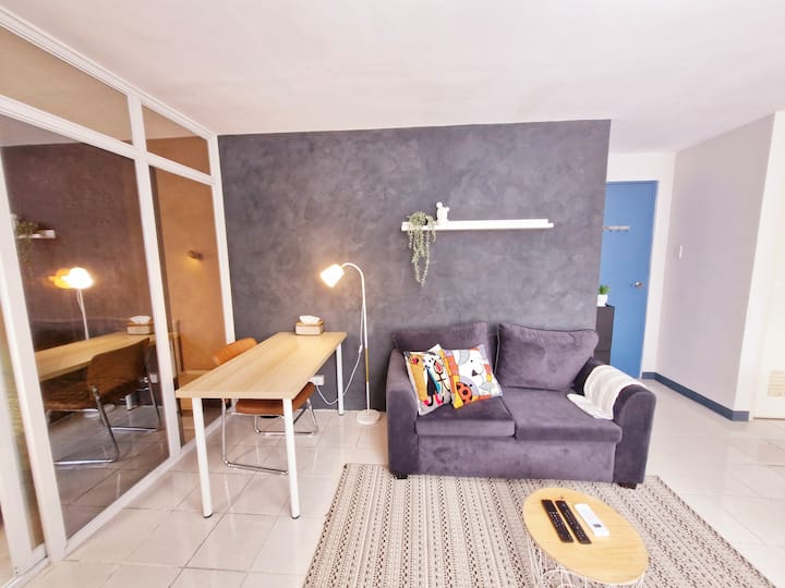 Spacious Condo For Couple/netflix/sm East Ortigas - Cainta