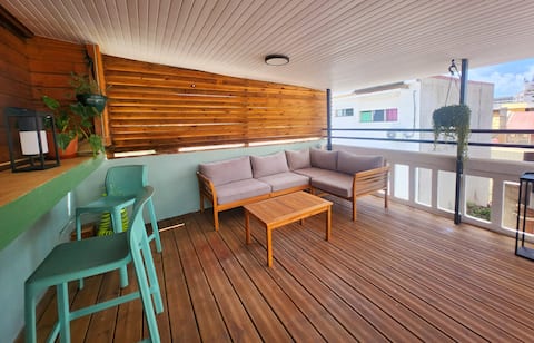 Downtown apartment with large quiet terrace