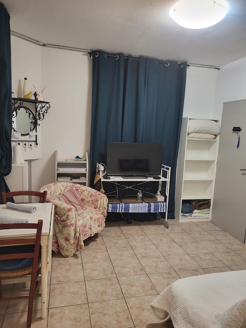 Propriété Airbnb réussie: Studio 1 person or couple +1 baby or child à Alfortville