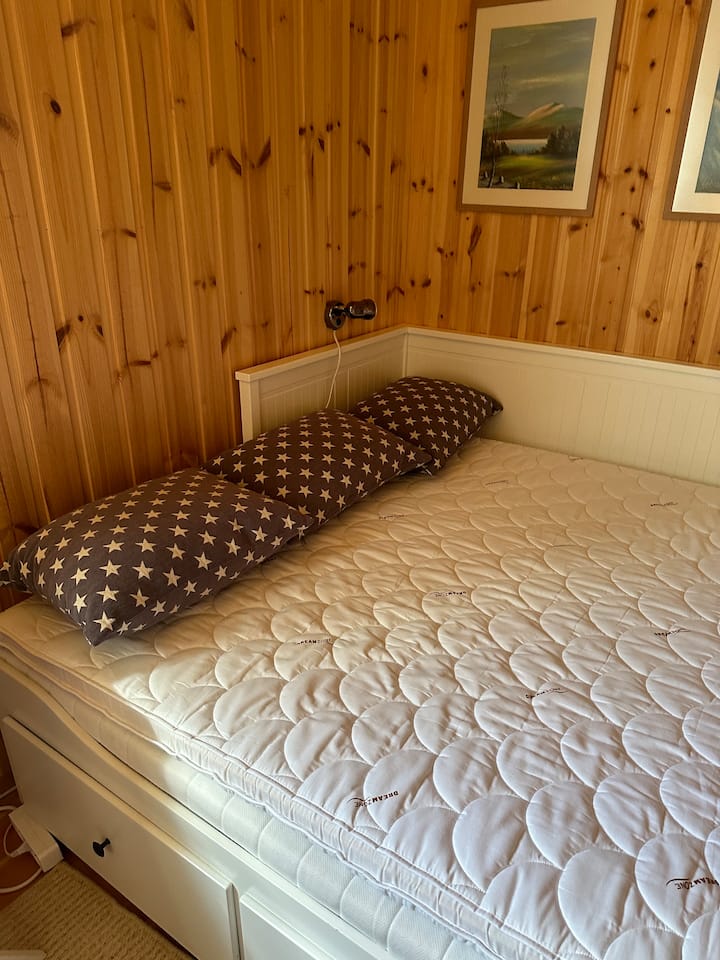 ชั้น 1 เตียงขนาด 150 ซม.