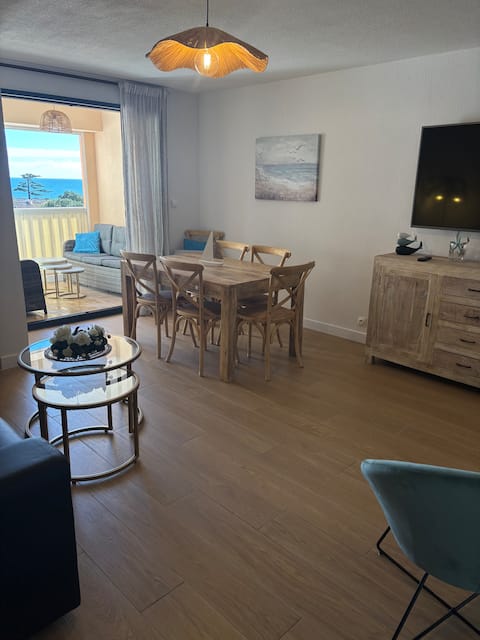Top performing Airbnb: Quiet apartment with sea view in Fréjus