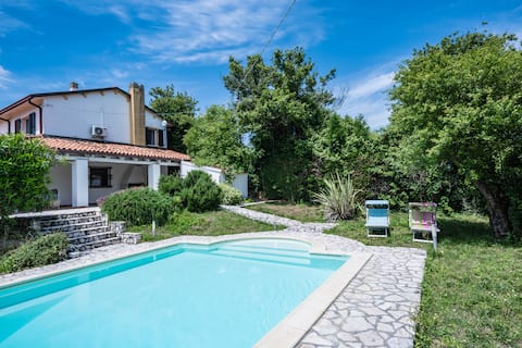 Panoramic villa with pool