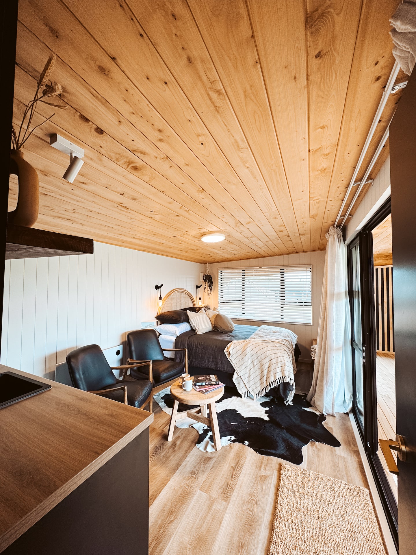Cosy Alpine View Cabin 2
