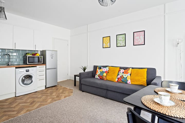 Family Retreat Central • 6 Guests • Free Parking - Bournemouth