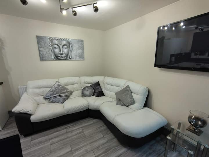 Queens Holiday Apartment - Pembroke Dock