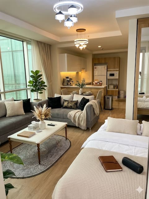Premium Luxury Studio Apt in Empire GZ