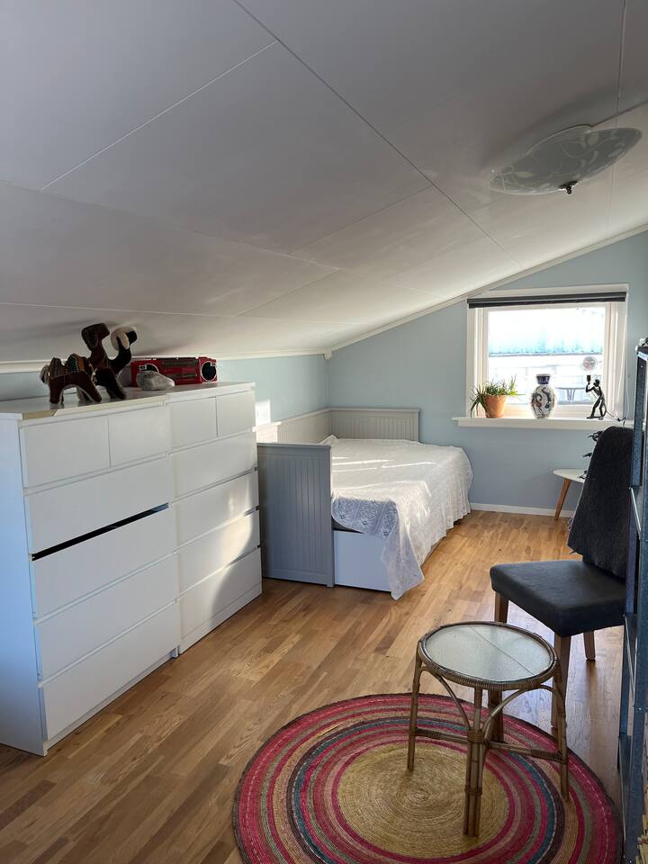 سرير مزدوج صغير 
