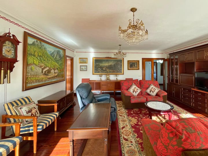 Casa De Gran Capacidad-santander - Santander