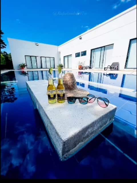 Spectacular House with a Pool