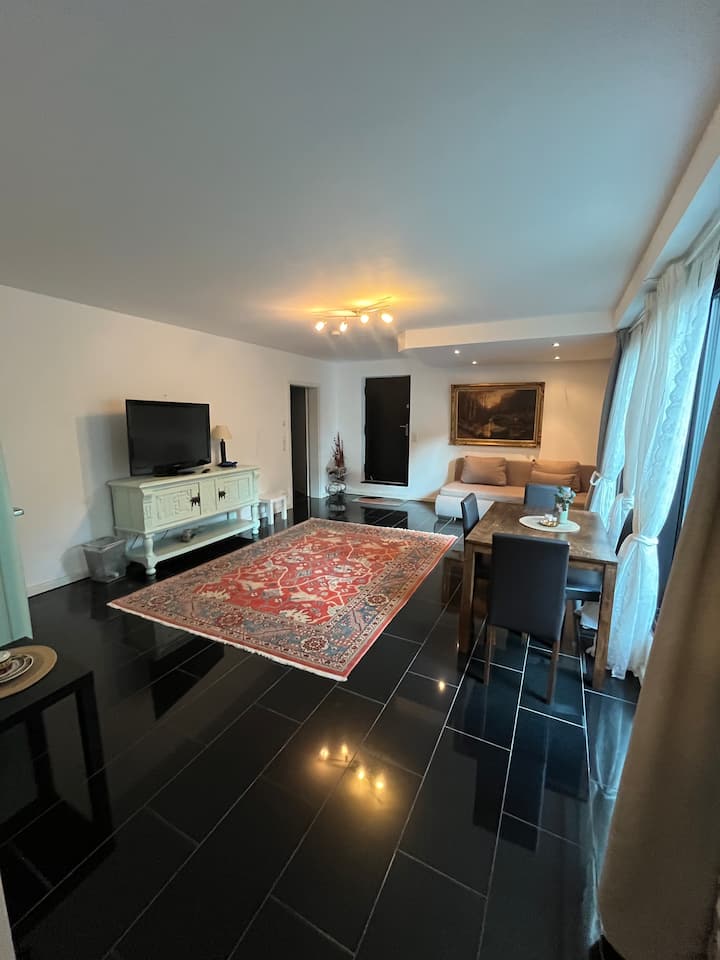 Souterrain-apartment Messe-nah - Düsseldorf