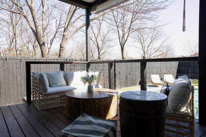 Upscale 3BR w/ Yard Games + Heated Pool + Hot Tub gallery image 4