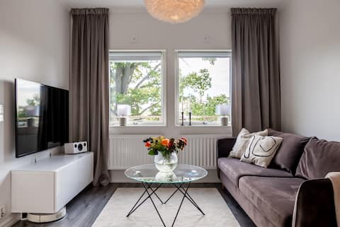 Top Airbnb: Charming house near nature, 25 minutes from STHLM C in Skärholmen