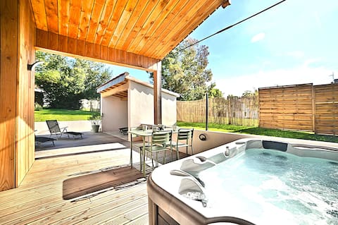 L'Etel: Private 5-seater spa - electric bikes