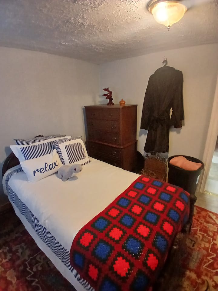 letto singolo forniamo accappatoi e scarpe da camera da letto. 