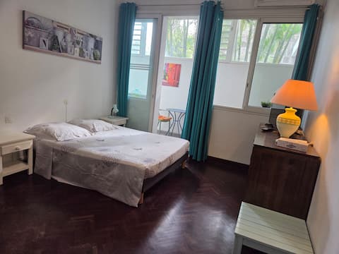 Top Airbnb: Lovely apartment in the heart of Saint-Denis in Saint Denis