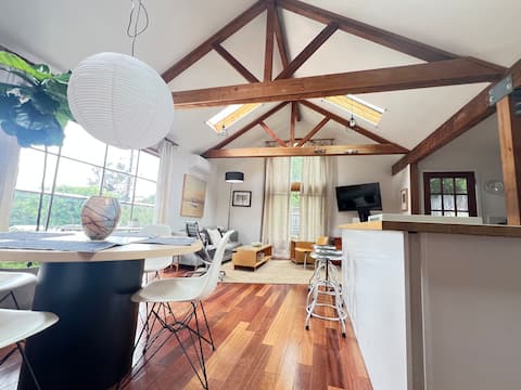 Successful Airbnb property: The Blue Loft in Fernwood in Topanga