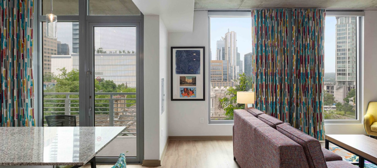 Deluxe Studio for 4 - Walk to Austin City Limits!