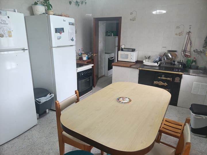 Habitación Doble En Casa Rural Con Cerradura - Gijón