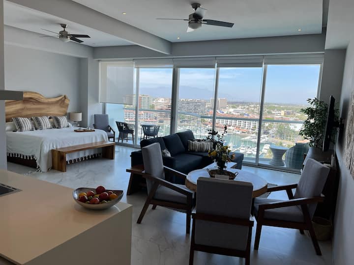 Penthouse Marina Loft ~ Best Views ~ Rooftop ~ Gym - Puerto Vallarta
