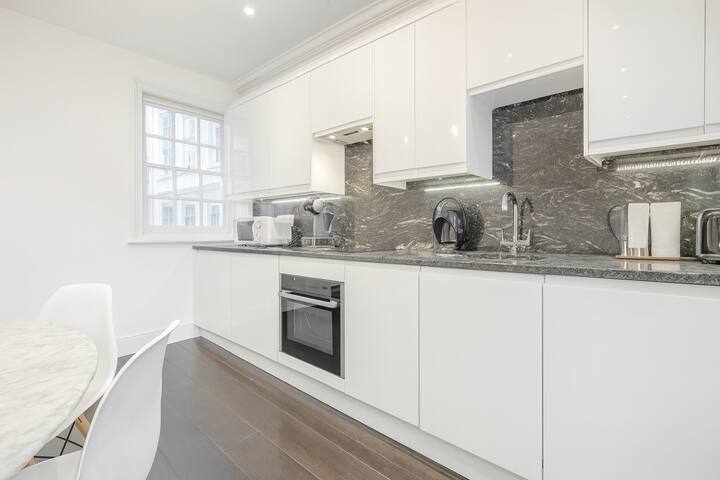 Mayfair gem gallery image 5