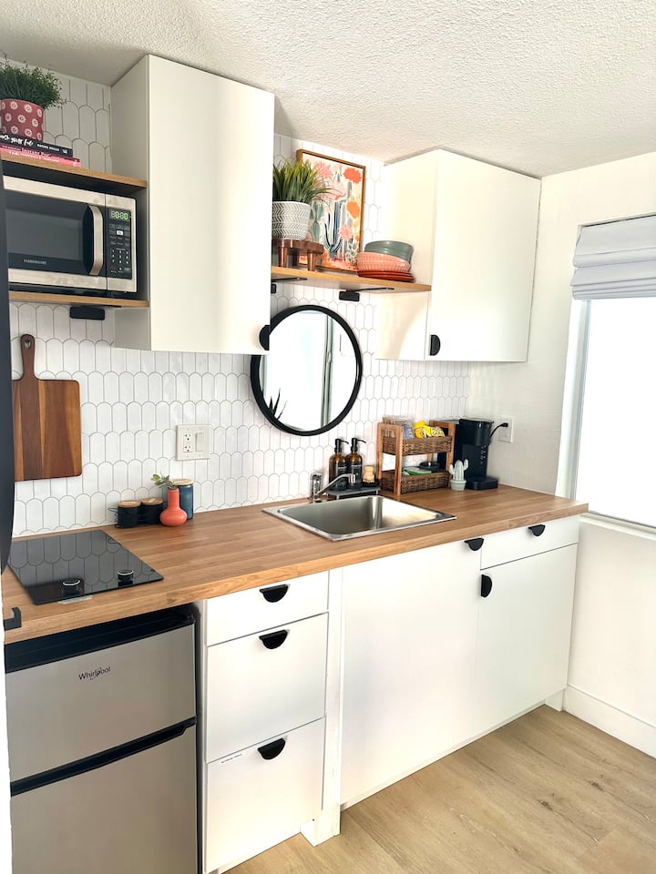 Prickly Pear Hideout -Golf Course Studio Apartment - Mesa, AZ