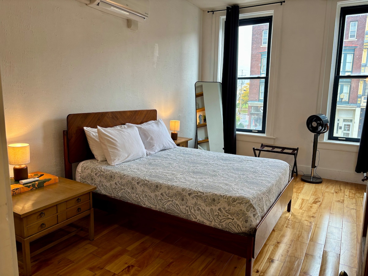 Downtown Geneva Studio