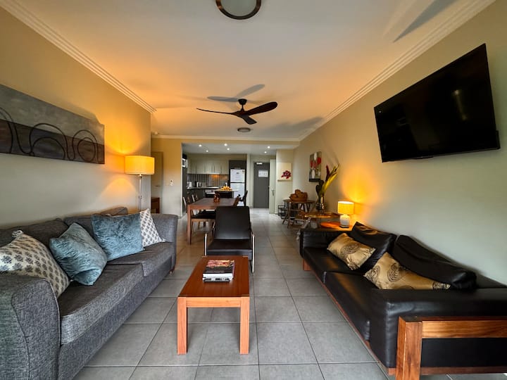 Tropical 2br Retreat With Pool Near Palm Cove - 庫蘭達