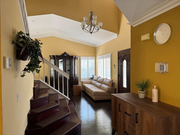Home Garden Oasis Near Uc Riverside - Moreno Valley, CA