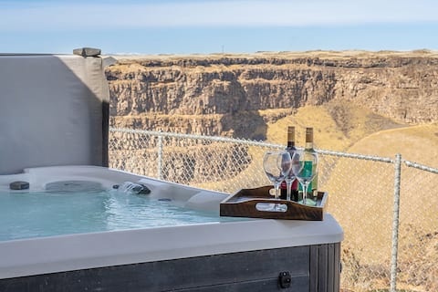 Canyon Rim | Hot Tub | Near Hiking & Trails!