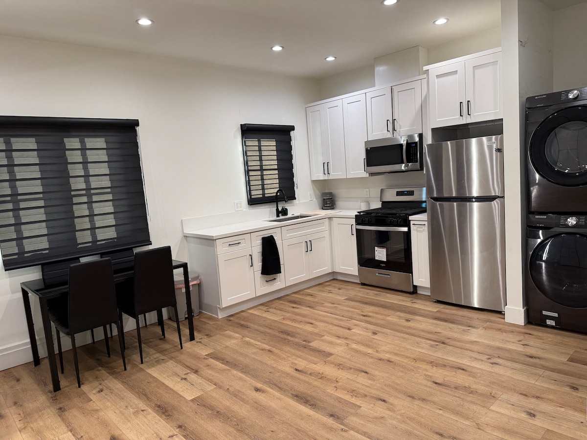 Studio guesthouse prime location - Guesthouses for Rent in Los