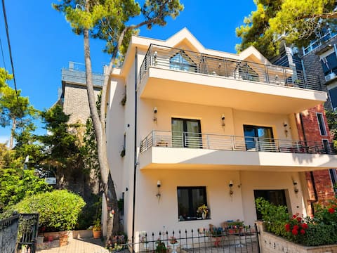 Successful Airbnb property: DON Villa House in Golem