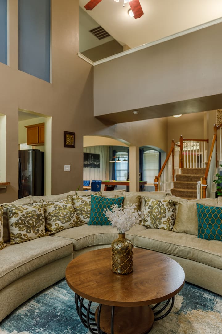 Spacious Home/pool/hot Tub - Cedar Hill, TX