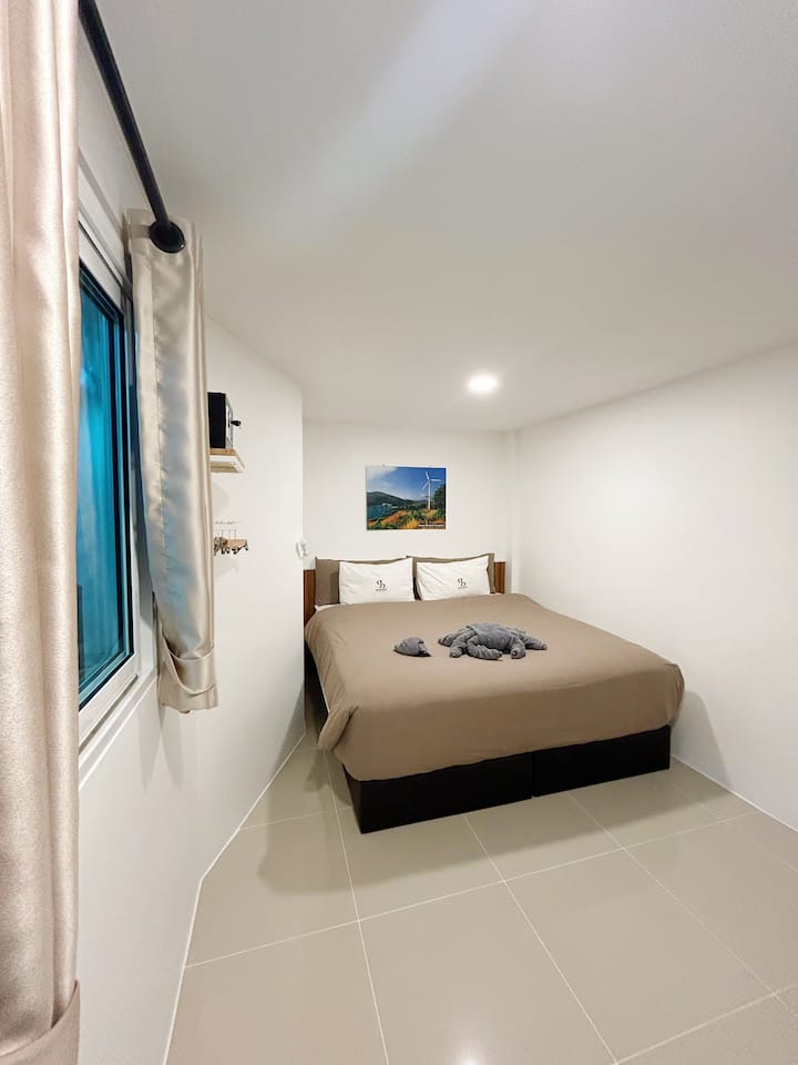 Sj Beach House Patong Standard With King Size Bed - Patong Beach
