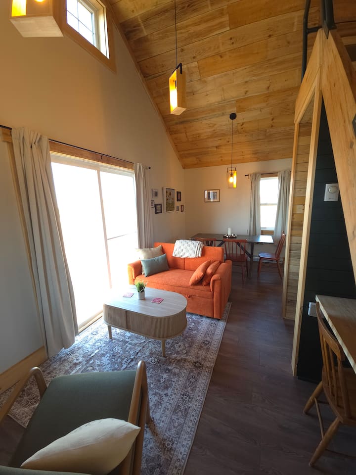 La P'tite Maison Jaune - Cape Breton Island