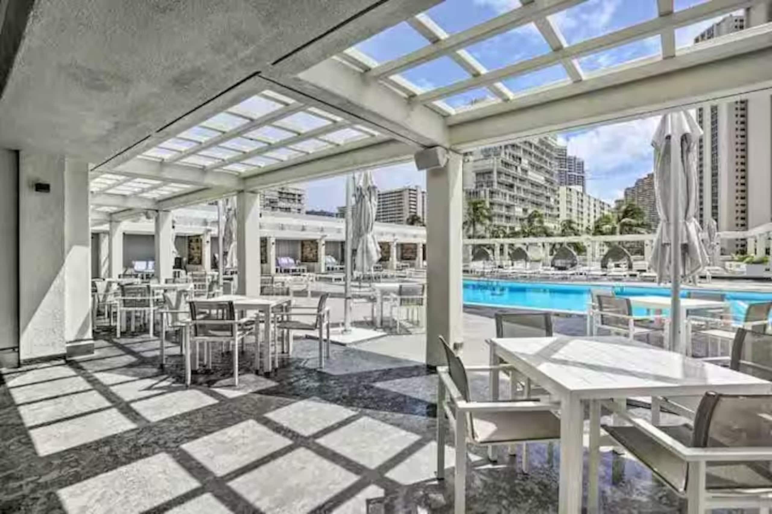 11FL-Upscale King Suite-Corner Unit-Ala Moana Hotel~ - Image 44