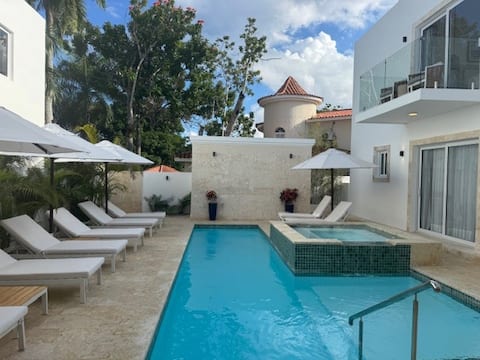 Luxury All Inclusive Villa Park