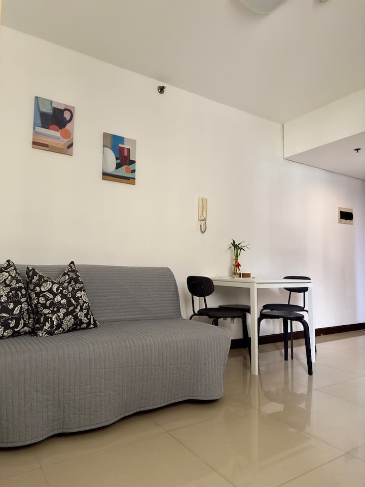 Solemare Park Suites Near Moa, River View - Parañaque